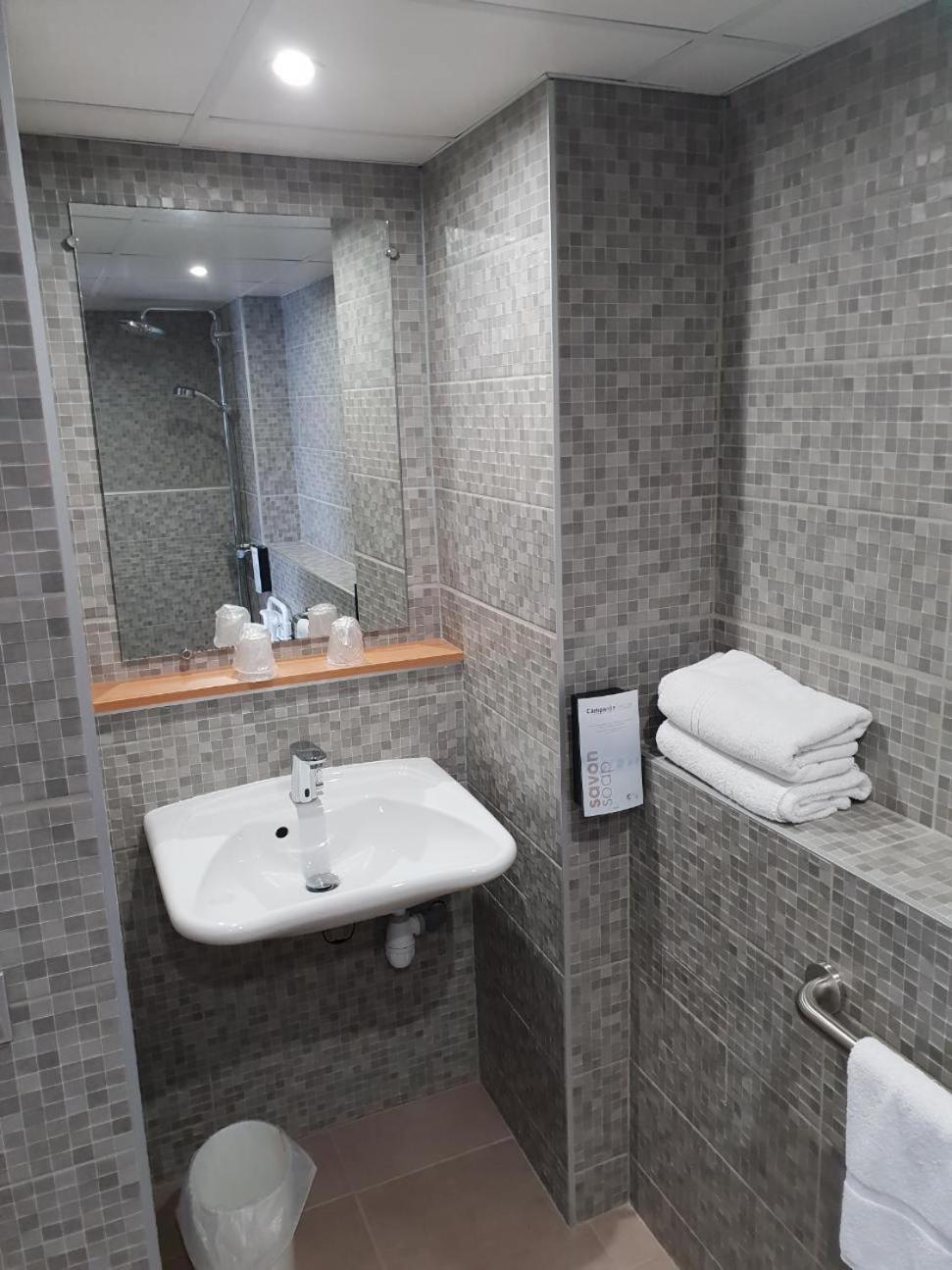 The Originals City, Hotel A Pic, Cherbourg Экстерьер фото
